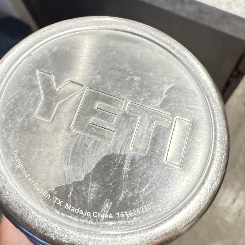 YETI Rambler Tumbler 30oz Stainless Steel Insulated Double Wall Original - Picture 5 of 5
